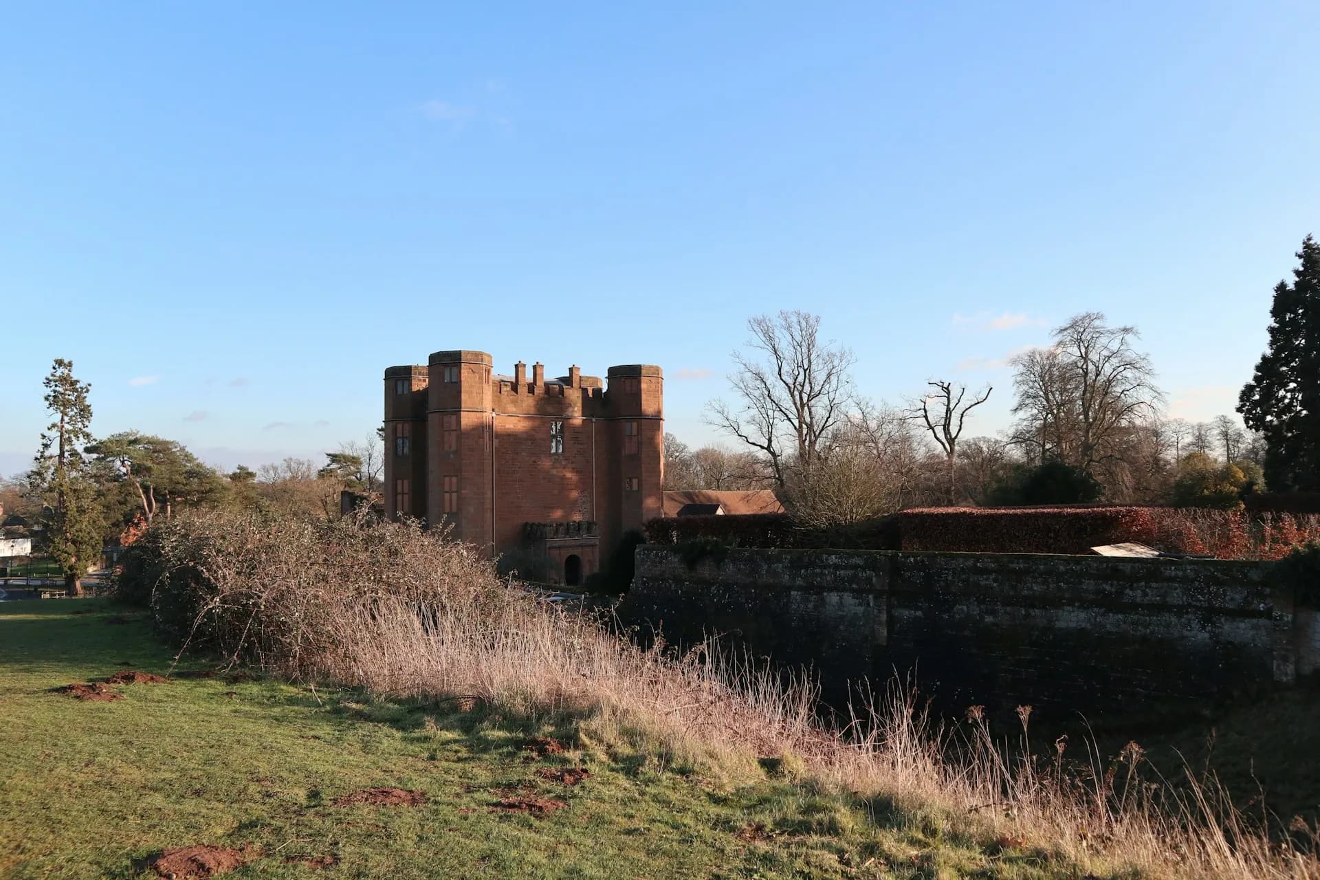 Red sandstone gatehouse at Kenilworth Castle
